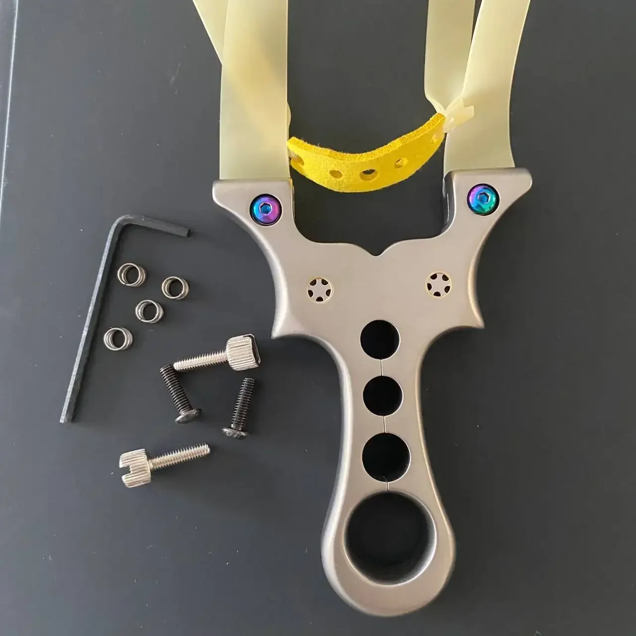 

High-end TC21 Titanium Alloy Anti Bending Slingshot High-precision and Powerful Outdoor Hunting Shooting Catapult