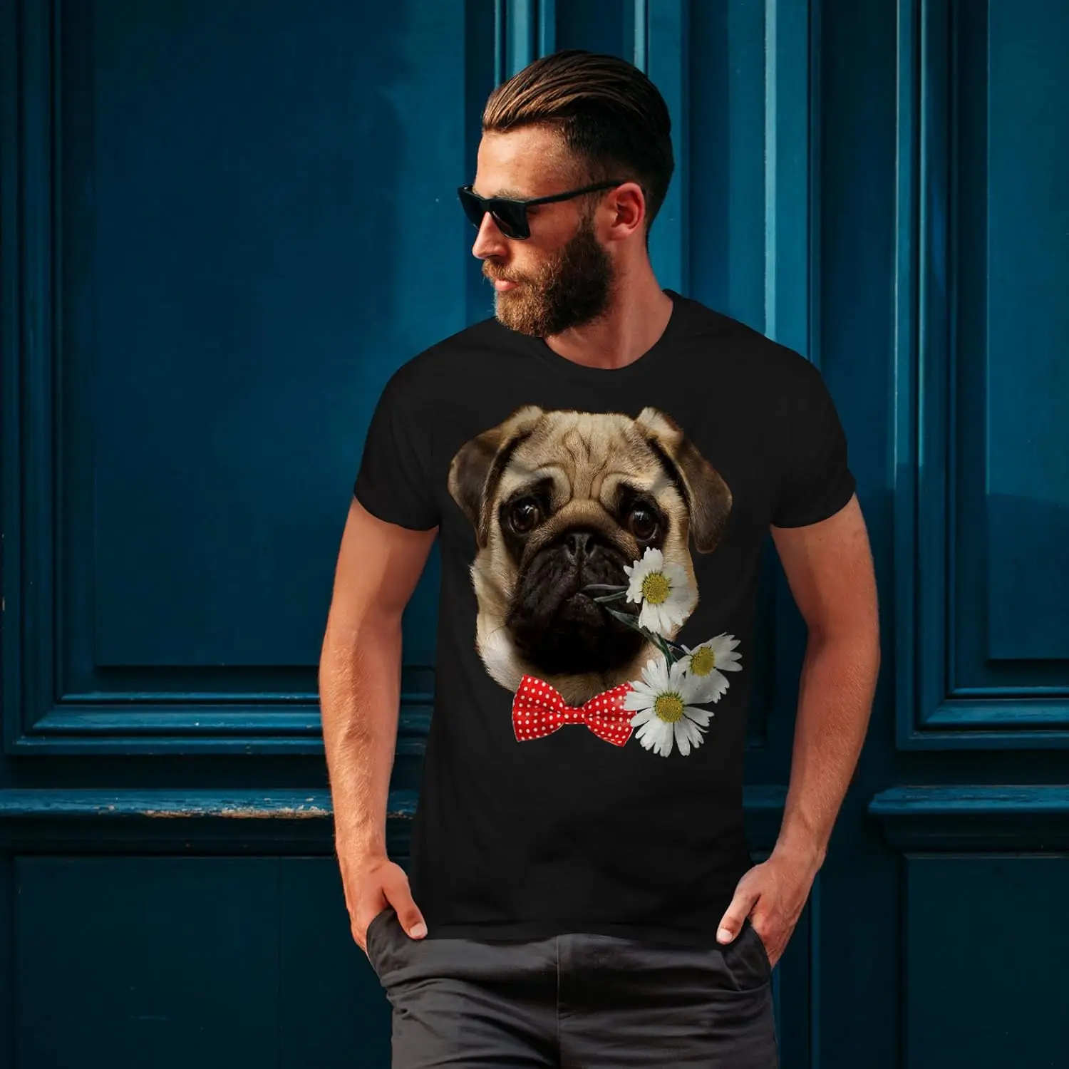 Wellcoda Pug Puppy Admirer Mens T-Shirt, Date Graphic Printed Tee