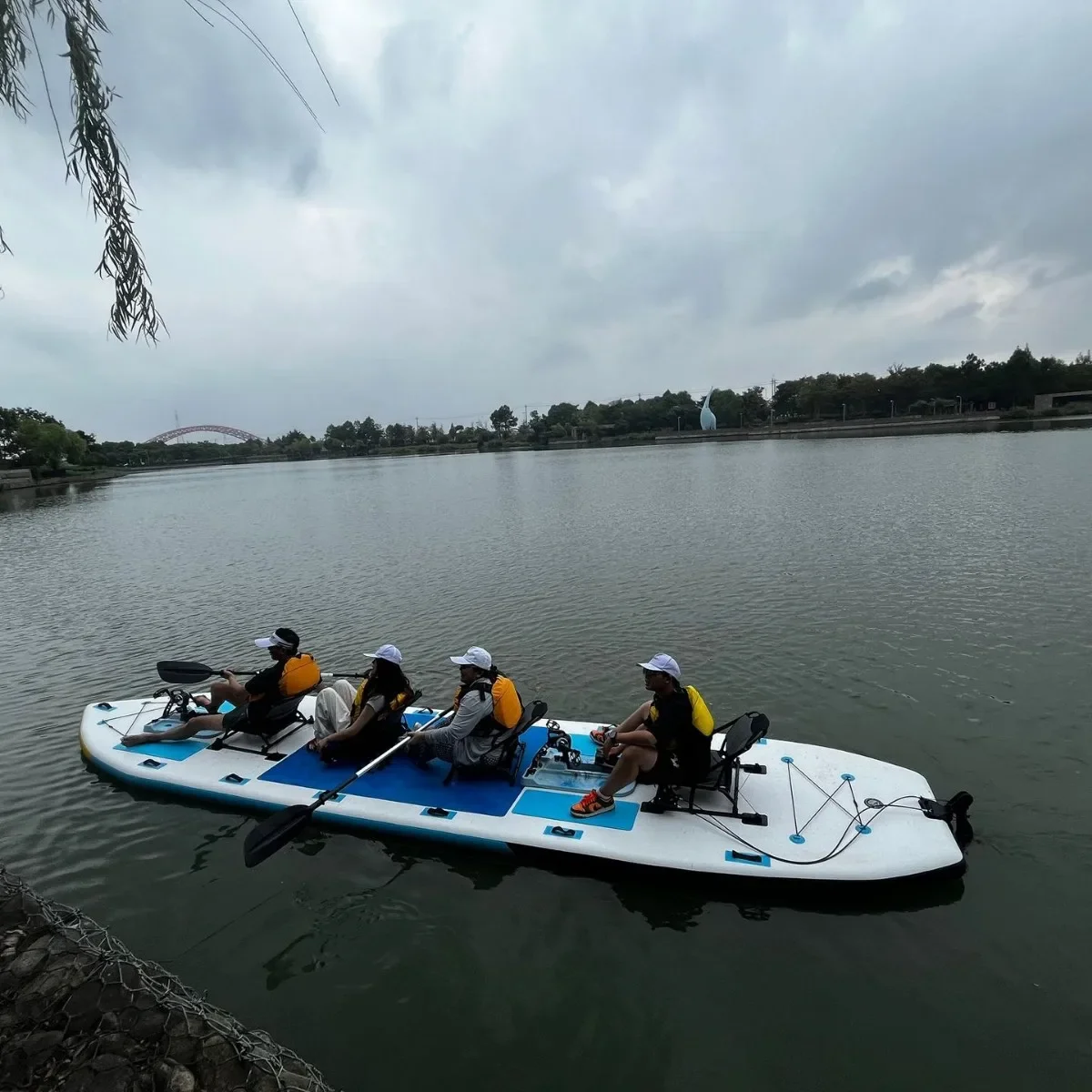 Multi-person 7-meter long inflatable boat with pedal SUP BOARD