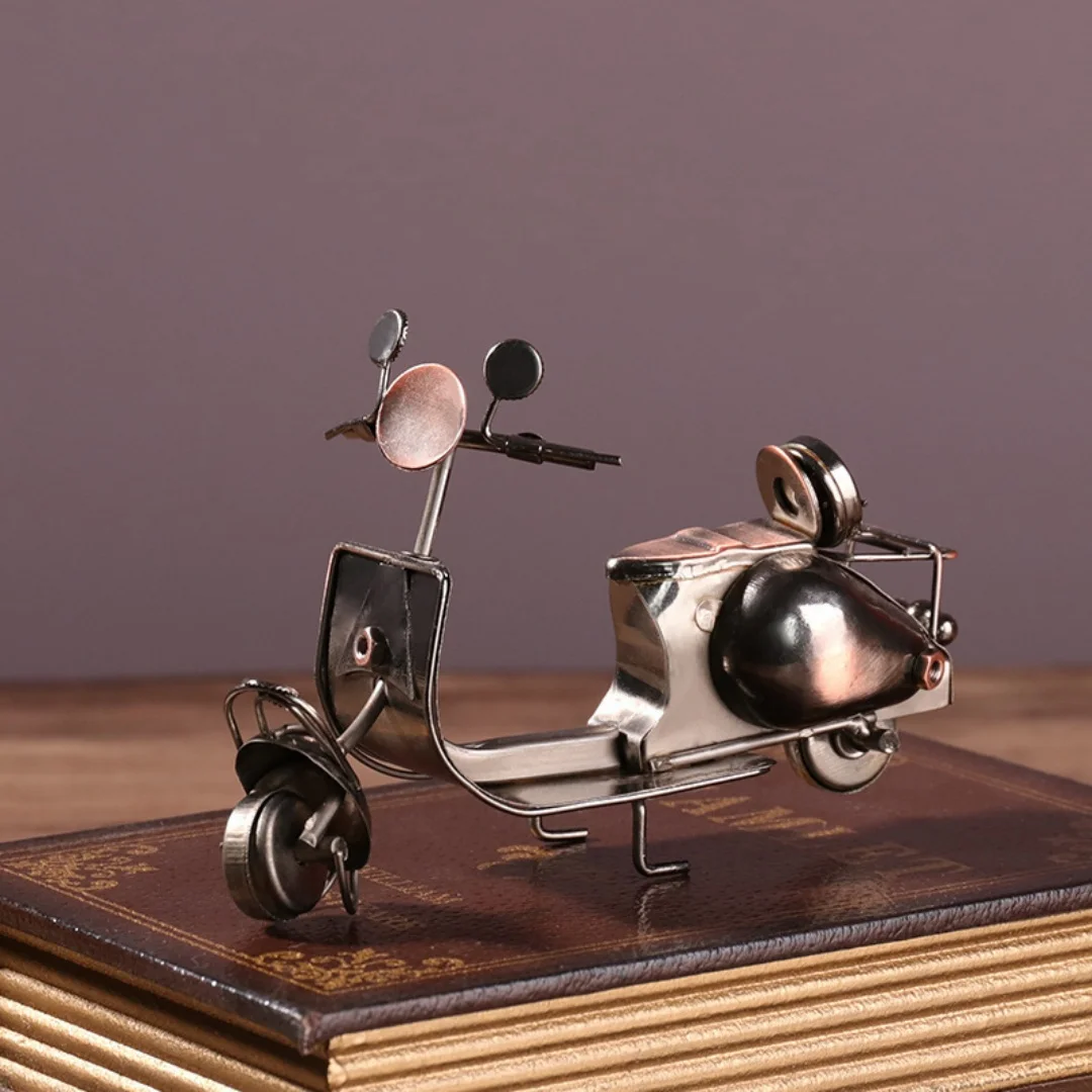 Handmade Iron Motorcycle Model Ornaments Retro Motor Figurine Iron Decoration Motorbike Prop Vintage Home Decor Shooting Props