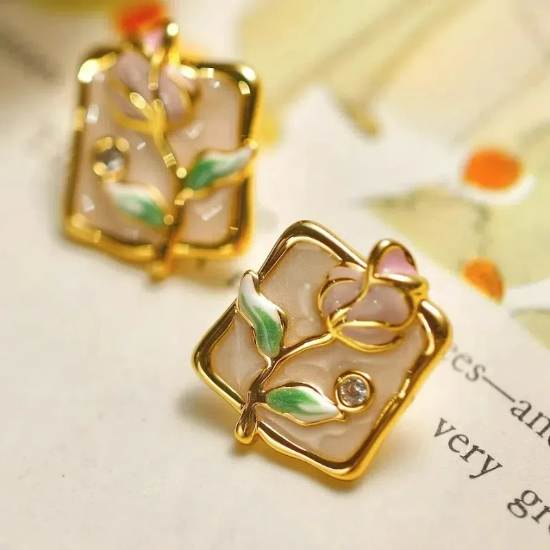 

2024 Fashion Trend Fairy Gentle Cute Retro Exquisite Pearl Enamel Square Frame Light Pink Rose Earrings for Women New Year Gifts