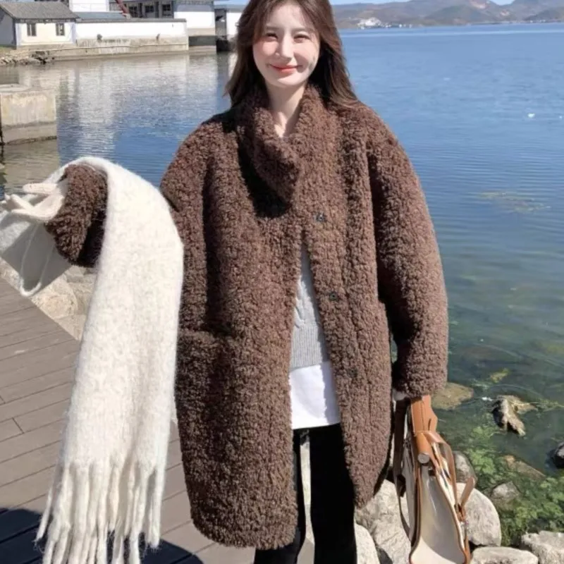 

Women's Oversized Faux Shearling Jacket Mid-Length Plush Sherpa Coat for Petite Women with Thick Warm Lining 2025 Winter Coats
