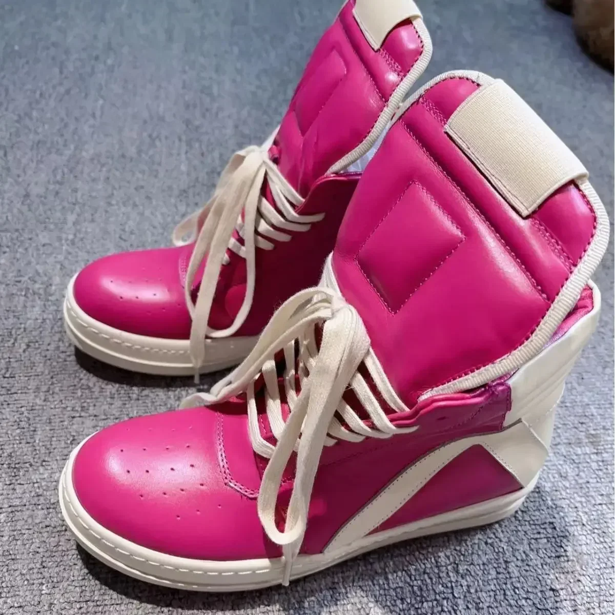 

RO Men and Women Rose Red Leather Sports Casual Shoes New Owens Increased Round-headed Casual Sports Shoes Couple Men's Shoes.