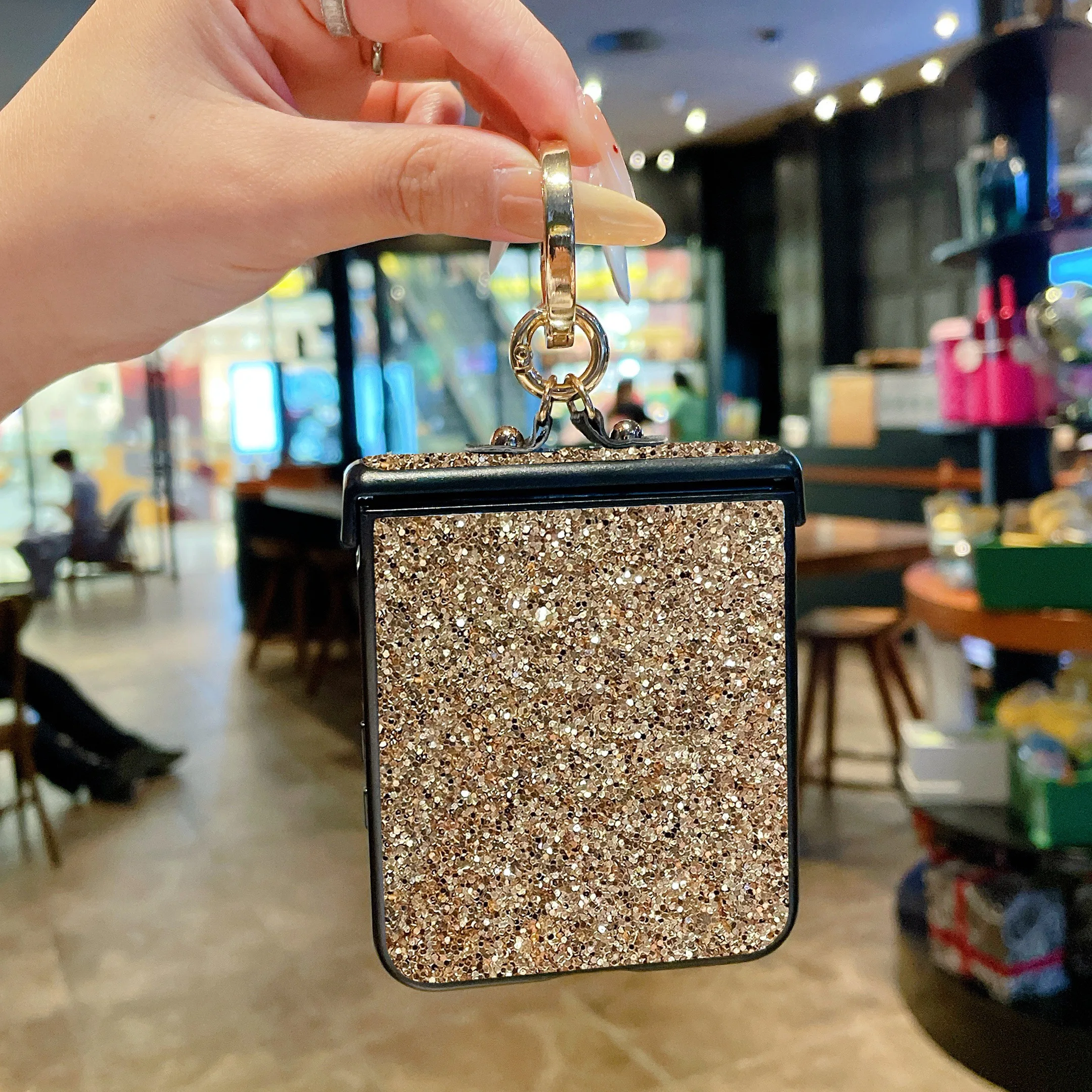 Parıltılı Altın Renkli Yapay E - Phone Cases Z Flip 6 incelemesi ve fiyatı