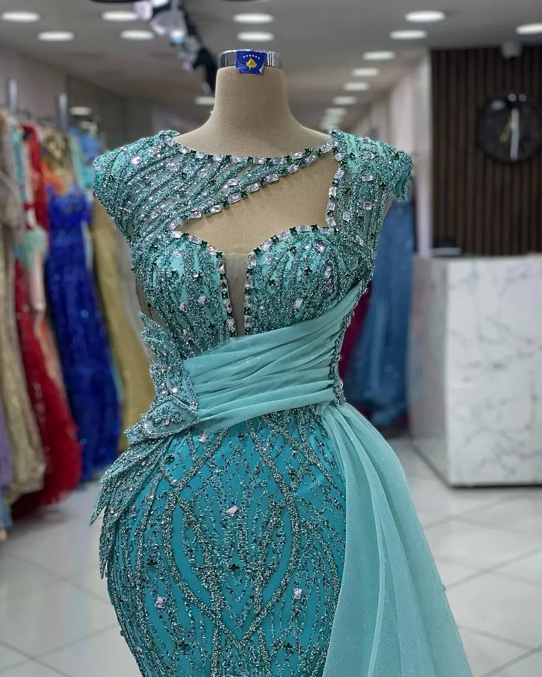 Vestido de festa Turquesa, Vestidos longos de celebridades, Vestidos completos de baile, Custom Made, Moda Dubai