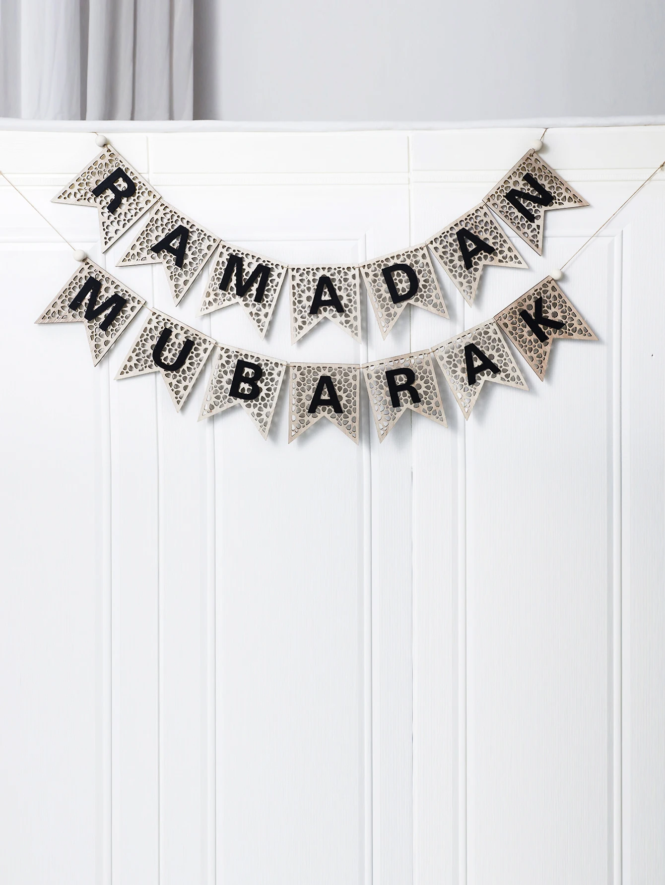 1Pc Wooden Ramadan Muslim Decor Banner Pull Flag Ramadan Kareem Hanging Ornaments Wooden Ornaments Eid Mubarak Happy Gift