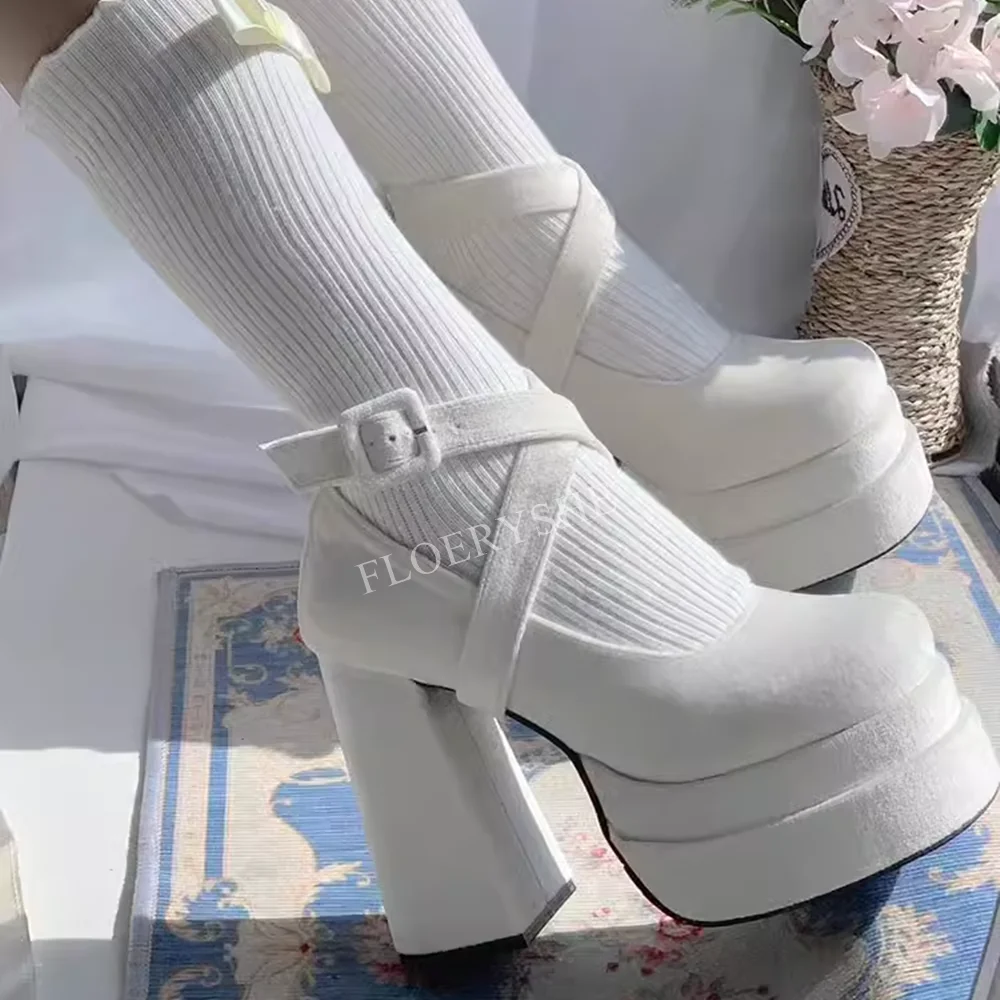 Zapatos de tacón alto y grueso para mujer, calzado de gamuza con plataforma y hebilla blanca, con punta redonda, estilo Retro, a la moda