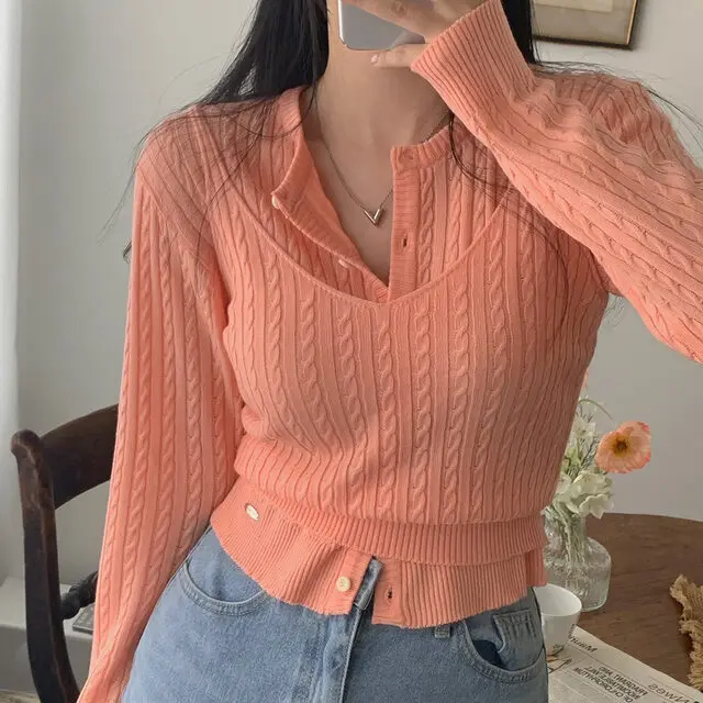 طقم قميص قصير وبسيط على الطراز الكوري وسترة صوفية متماسكة مكون من قطعتين، ملابس أنيقة