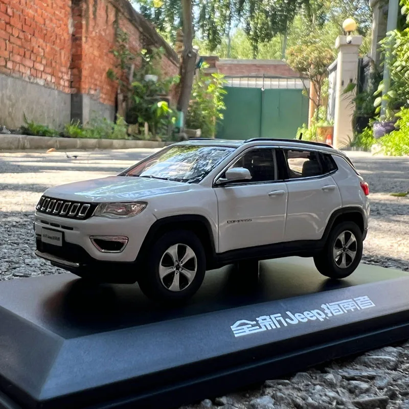 

1:43 Jeeps Compass SUV, модель автомобиля из сплава, литье под давлением, металлические внедорожники, модель автомобиля, высокая имитация, детские игрушки, украшение в подарок
