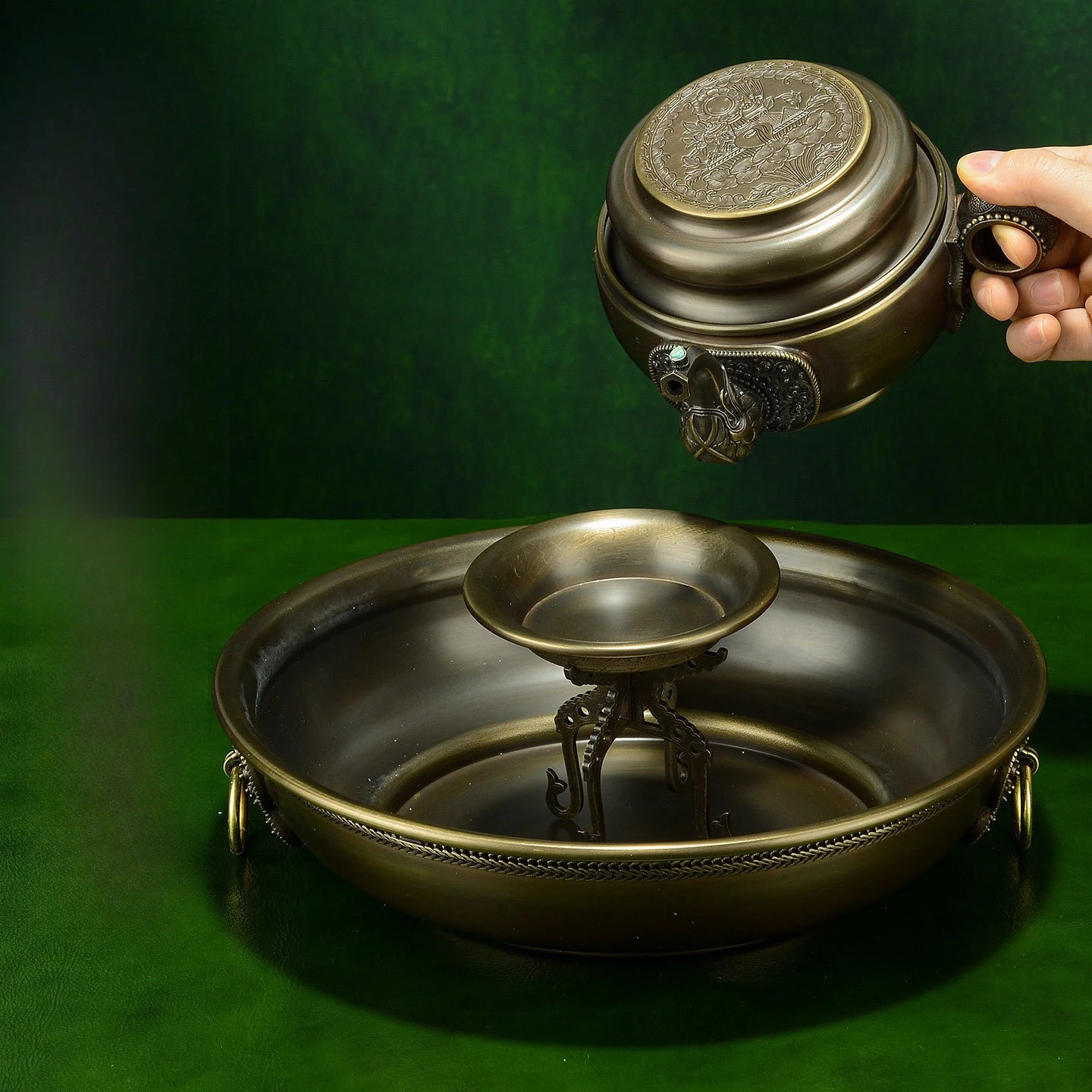 seven supply plates, water purification treasure bottle water, God of Wealth water supply plate, niche table ornament