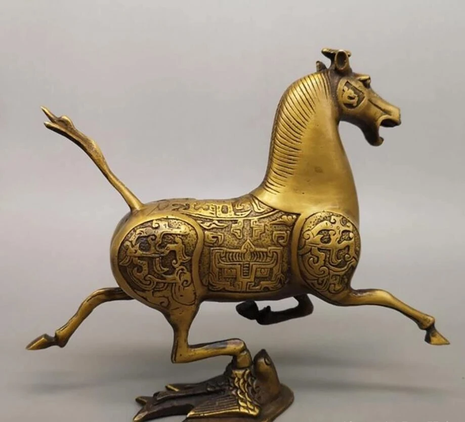 Copper Statue Wholesale of pure copper horse, flying swallow, twelve zodiac horses, ornaments, living room, brass horse, ornamen