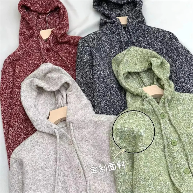 Strickjacke aus 100 % Wolle, Damen-Kapuzenpullover, modische, kurz geschnittene, gestrickte europäische und amerikanische Trend-Damenjacke mit langen Ärmeln