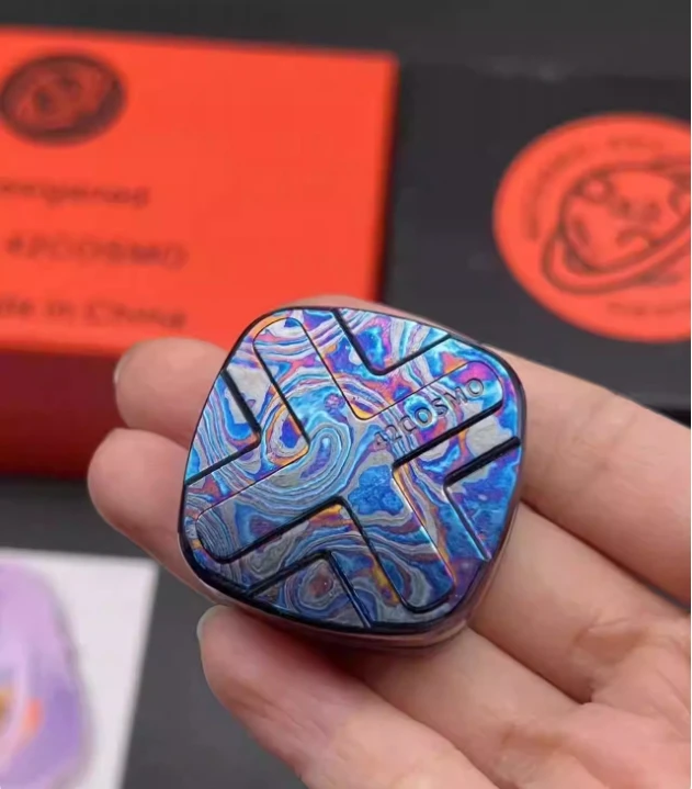 

Б/у EDC 42cosmo xx Дамасская циркониевая оболочка + циркониевая Механическая внутренняя подкладка игрушки для декомпрессии