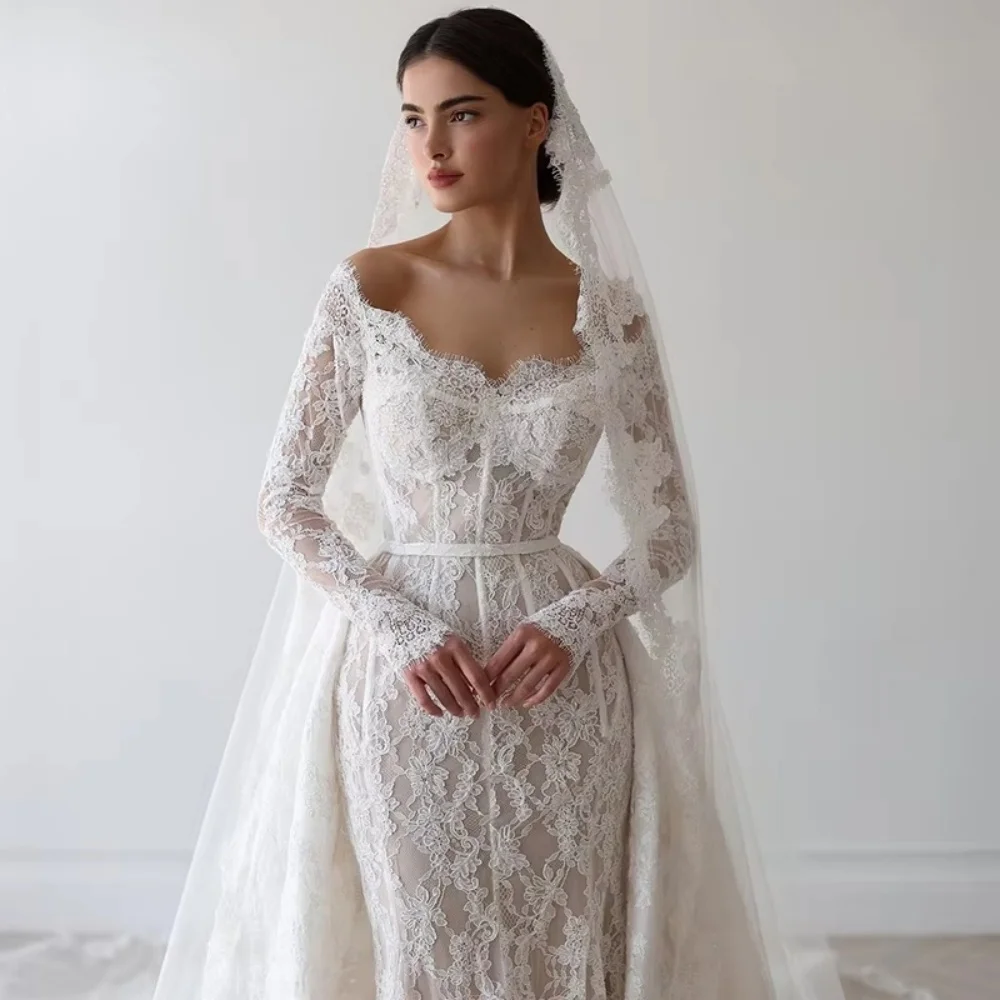 ชุดแต่งงานคอวีหรูหราแบบกำหนดเองพร้อมแขนยาว ชุดเจ้าสาวประดับลูกไม้ที่มีเสน่ห์สำหรับผู้หญิงพร้อมซิป