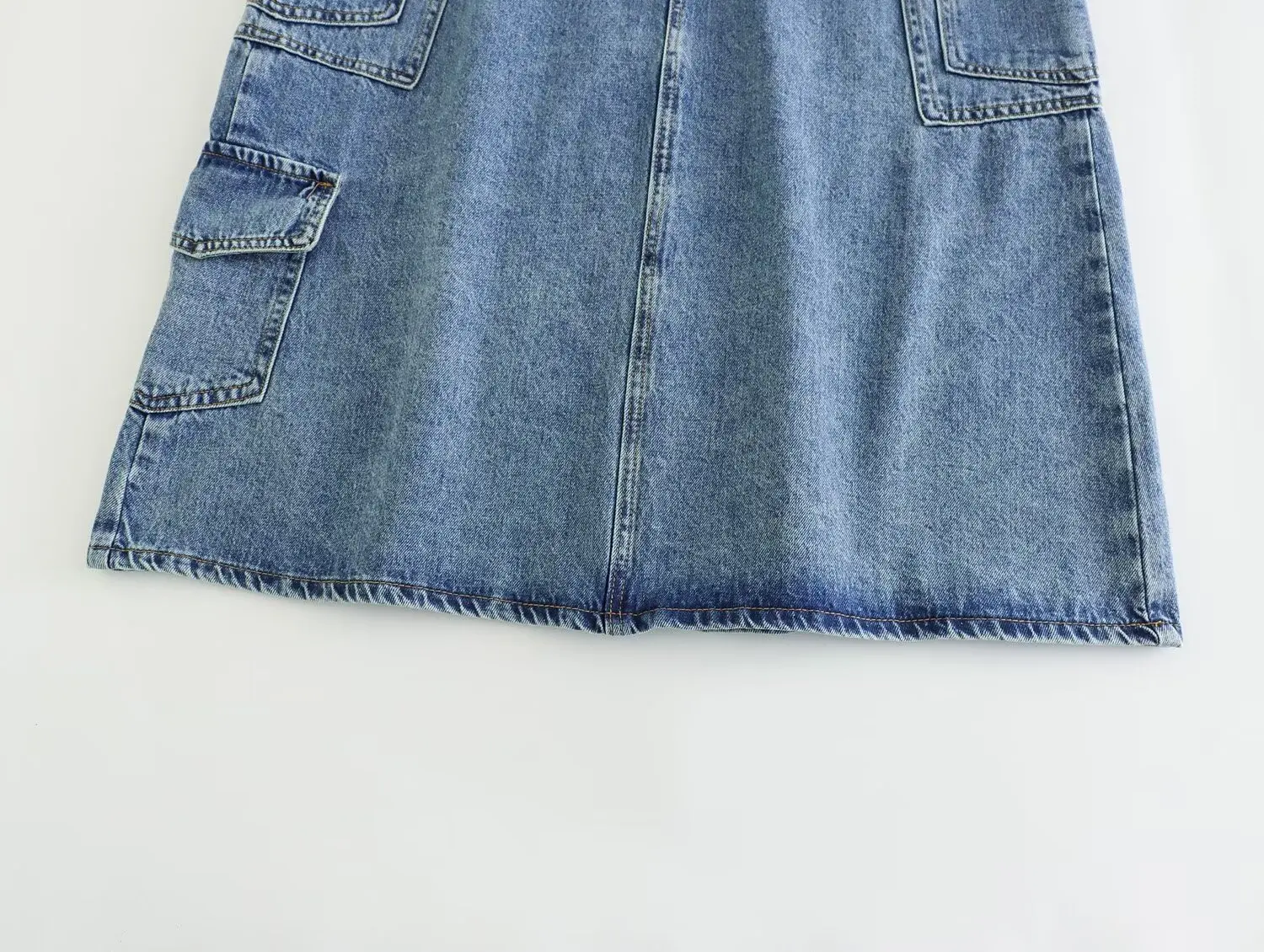 Jupe en tissu denim taille haute pour femmes, jupe à fermeture éclair rétro, décoration de poche Joker, outillage décontracté, nouvelle mode, 2024