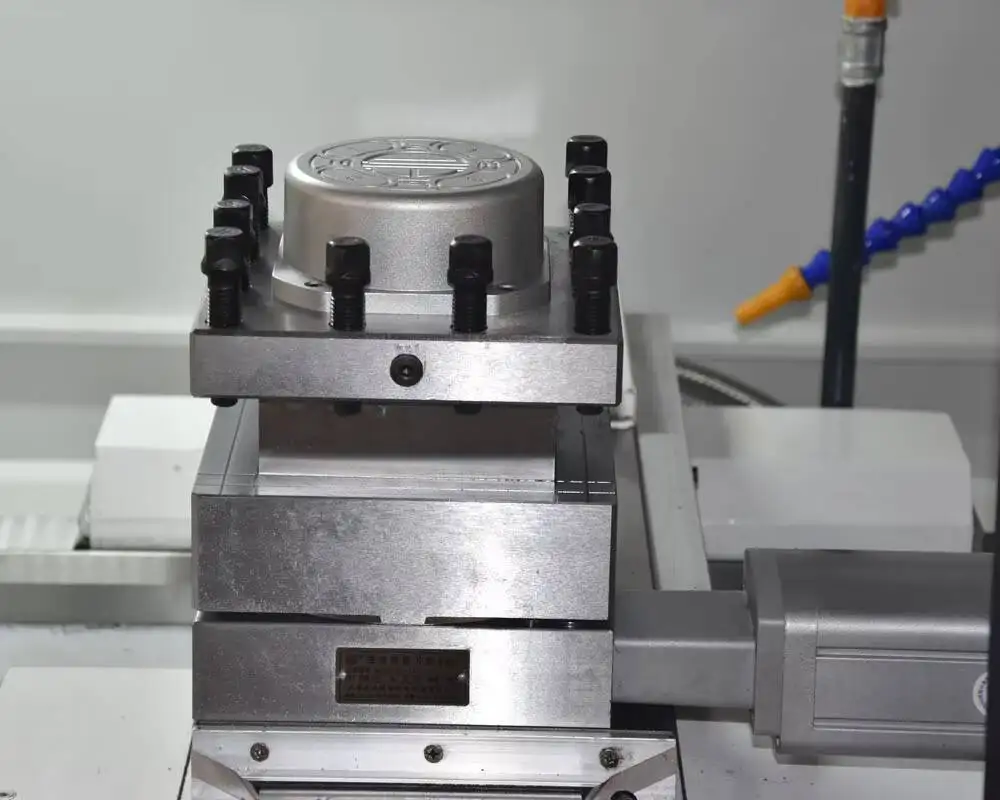 Индивидуальный токарный станок с ЧПУ по металлу Hine Ck6150e, новый дизайн