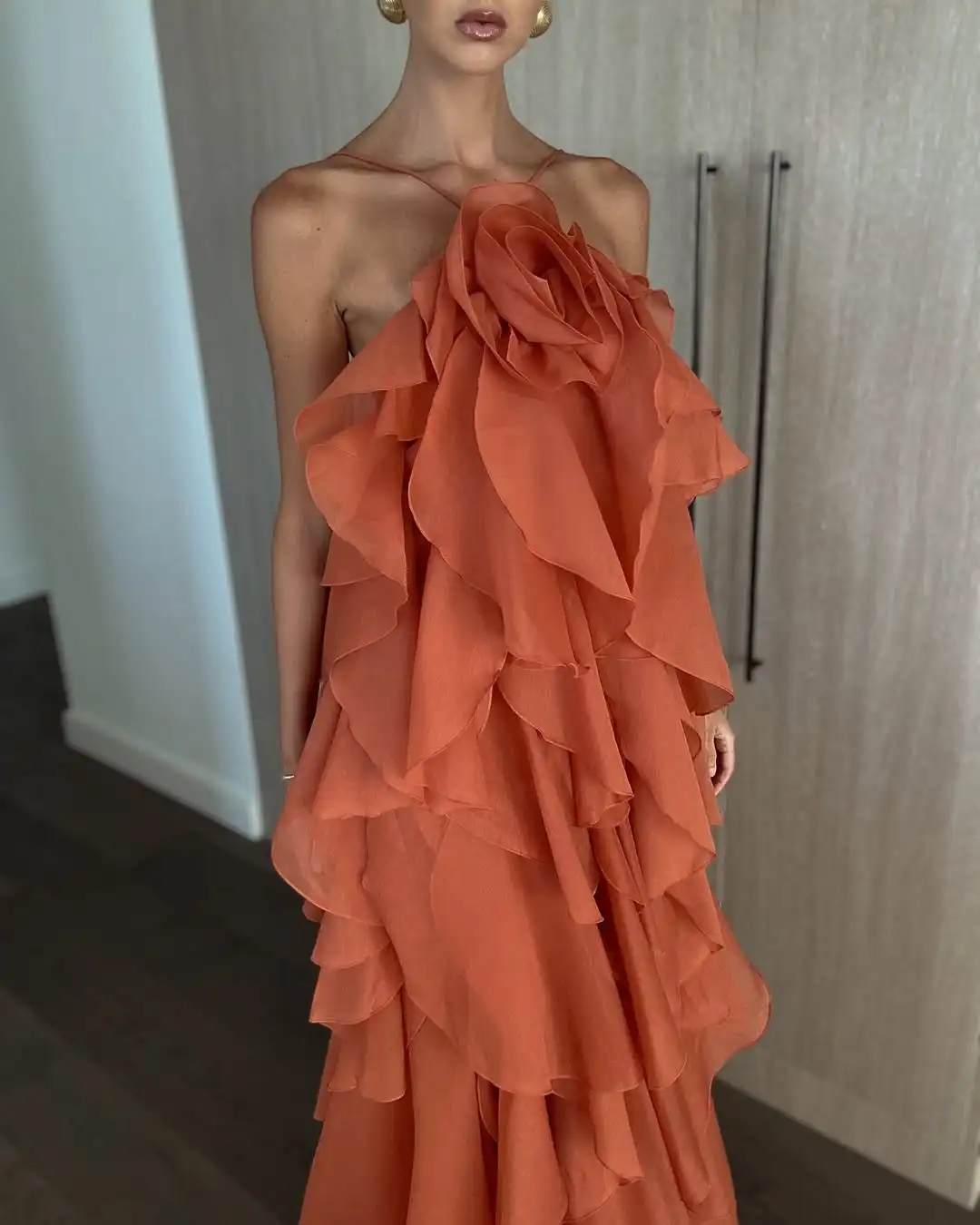 Ofherown Elegante A-Line Chiffon A strati Ruffles Abiti da sera Cinghia per spaghetti Abiti da ballo Backless Robe De Soiree Personalizzato