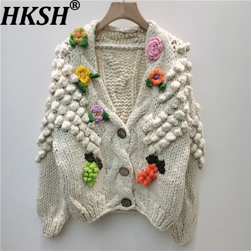

HKSH Autumn Winter New Women Sweater V-neck Single Breasted Three-dimensional Flower Knitted Cardigan Elegant Sweet Coat HK16312