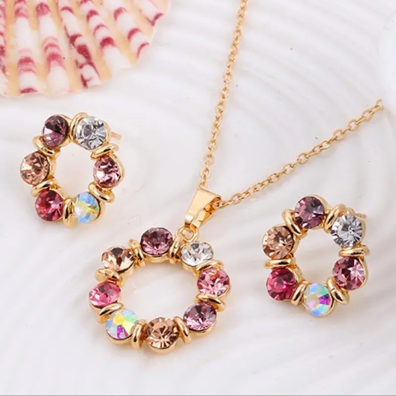 

3pcs Gold Necklace Earrings Set Ladies Celebrity Simple Fashion Style Exquisite Stained Glass Diamond Circle Shape Jewelry