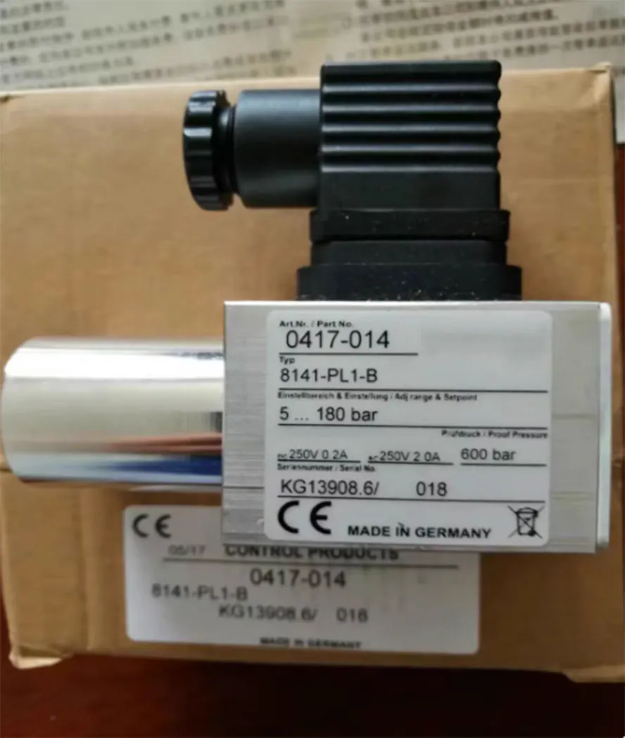 

100% New Compact Pressure Switch 420H2-07