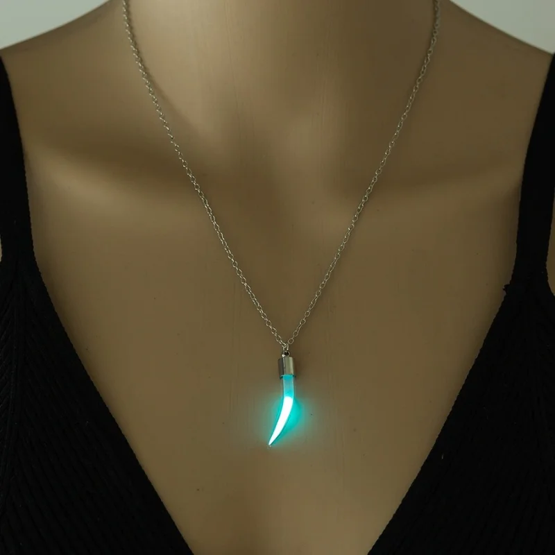 2023 Time Hourglass Fluorescent Moon Sweater Chain Halloween Glow In The Dark Pendant Necklace New Jewelry Accessories for Women