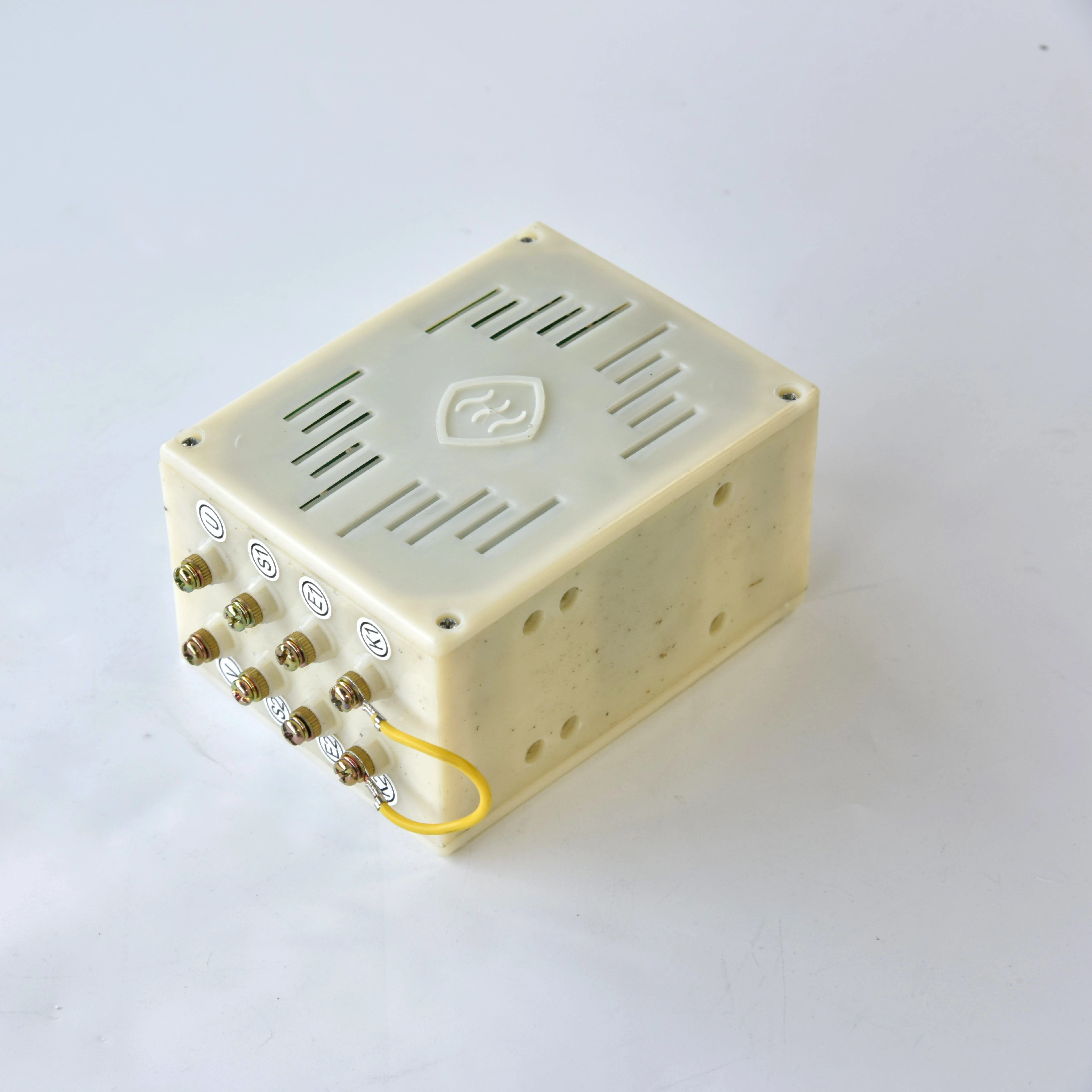 

AVR2-540 AVR540 Voltage regulator controller for three-wave brushless power generation