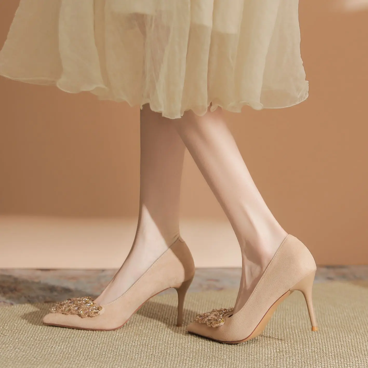 

Suede fine heel rhinestone shallow high heels women's shoes temperament commuter professional wear single shoes elegant