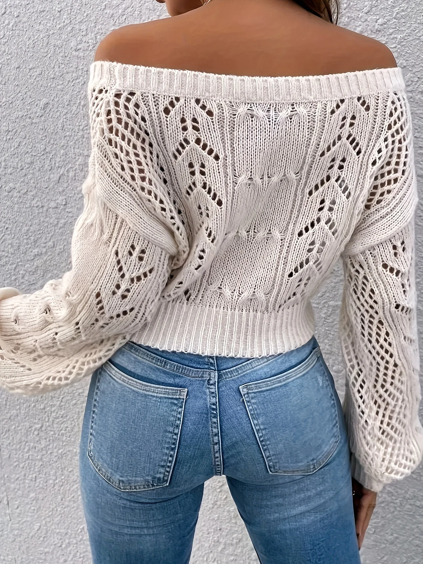 Women\'s fall and winter off-shoulder long sleeve hollow knit crop top sweater