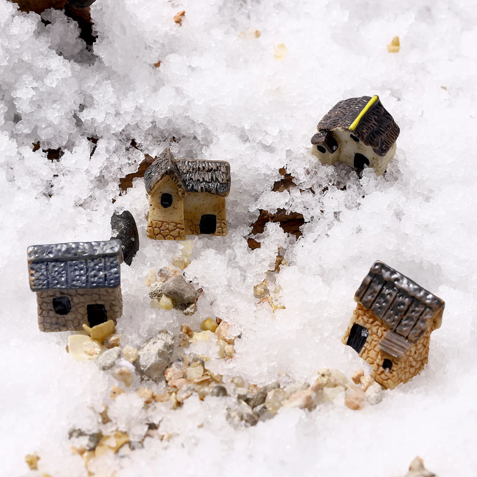 

4Pcs Miniature Gardening Landscape Micro Village Resin Houses for Fairy Garden Decor Micro Garden Landscaping Ideas