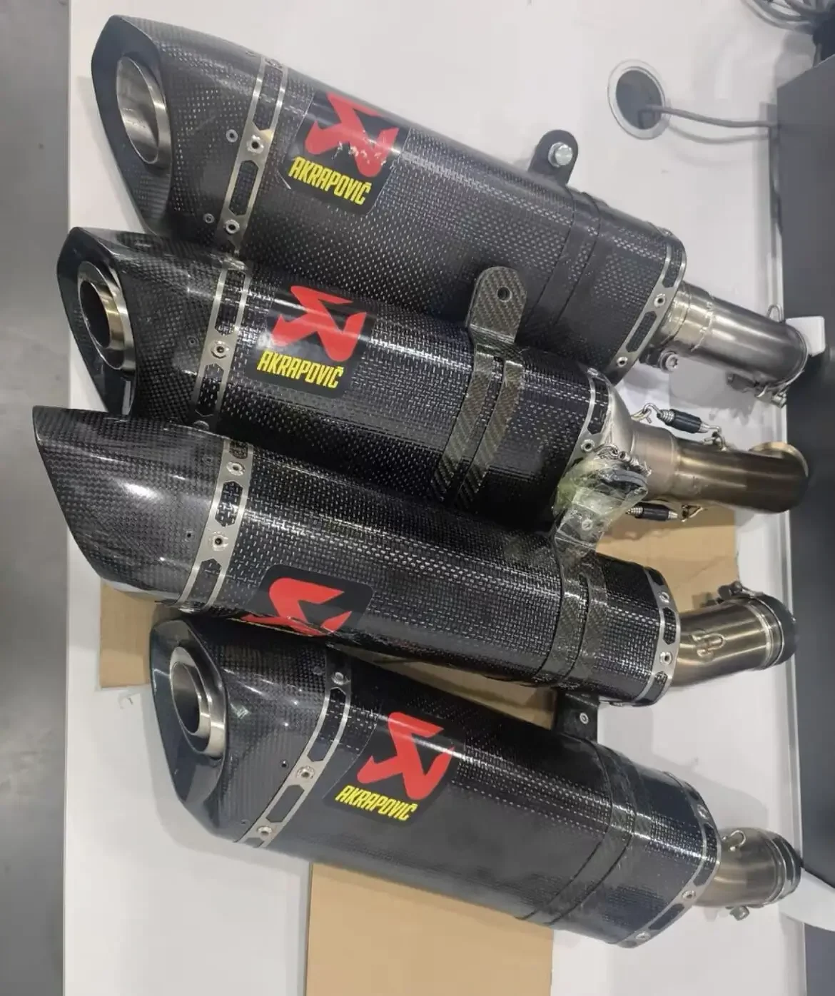 

Подходит для оригинального глушителя Akrapovic Kawasaki ZX-4RR R.