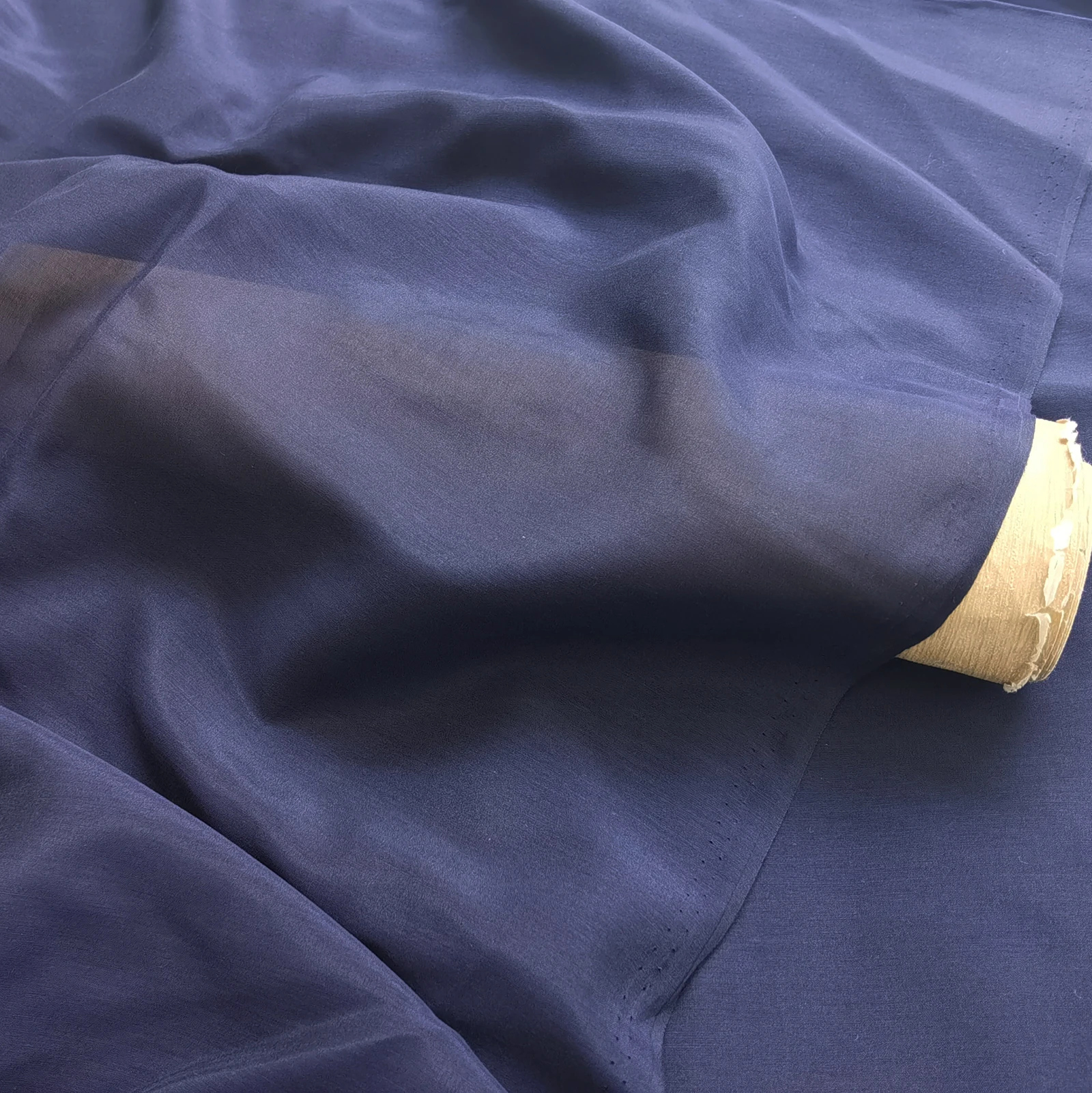 

50 см * 140 см темно-синяя ткань с подкладкой - 70% шелк, 30% хлопок, 9 мм, дышащая для одежды и шитья своими руками