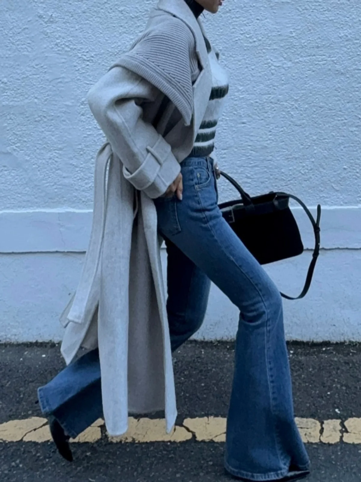 하이웨이스트 슬림 벨보텀 청바지 여성 시크 패션 젊은 감각의 롱 팬츠 봄 신상 우아한 바지 캐주얼 스타일