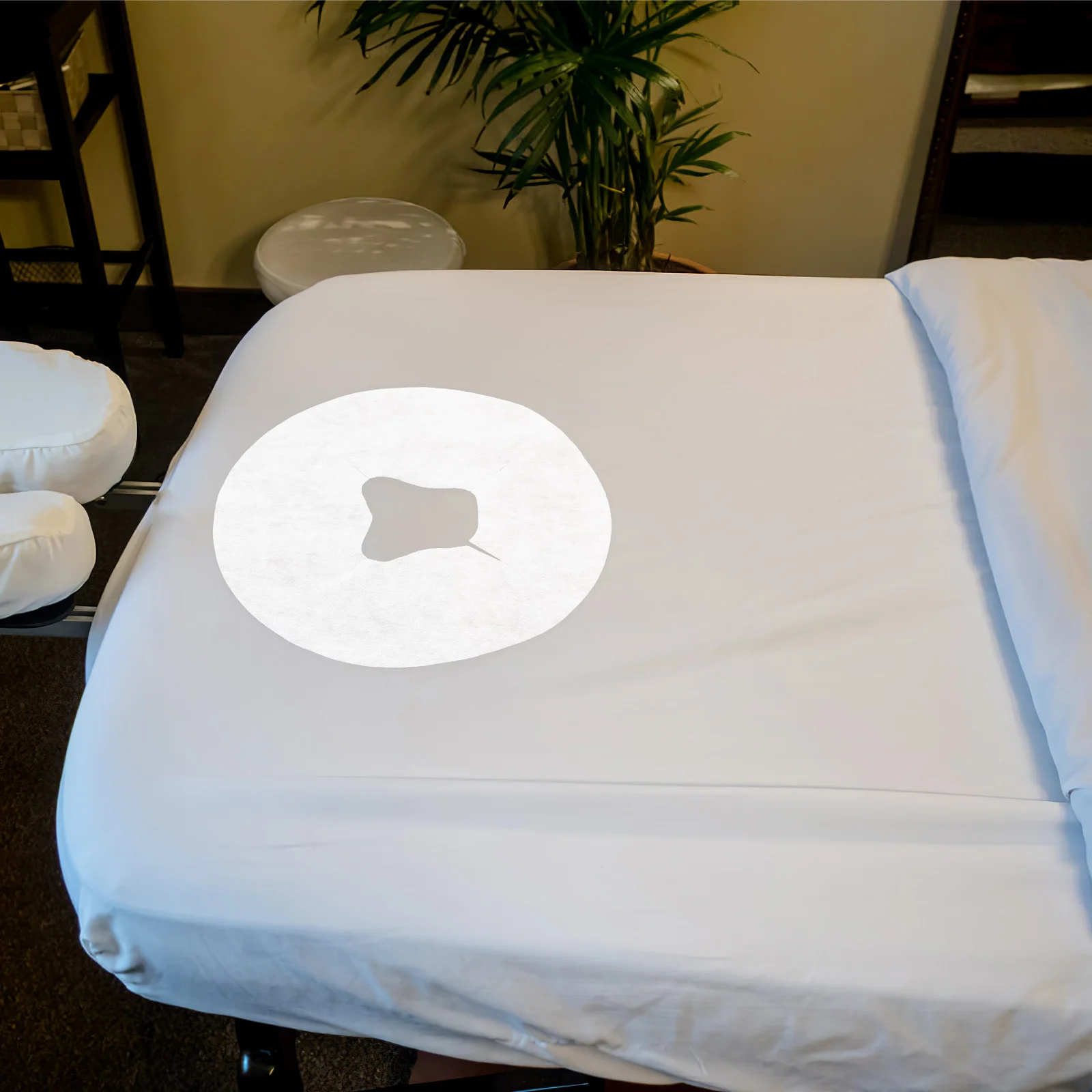 

100Pcs Face Rest Covers Nonwoven Soft White Massage Table Headrest Disposable Spa Pillow Cradle Sheets Salon Face Rest Covers