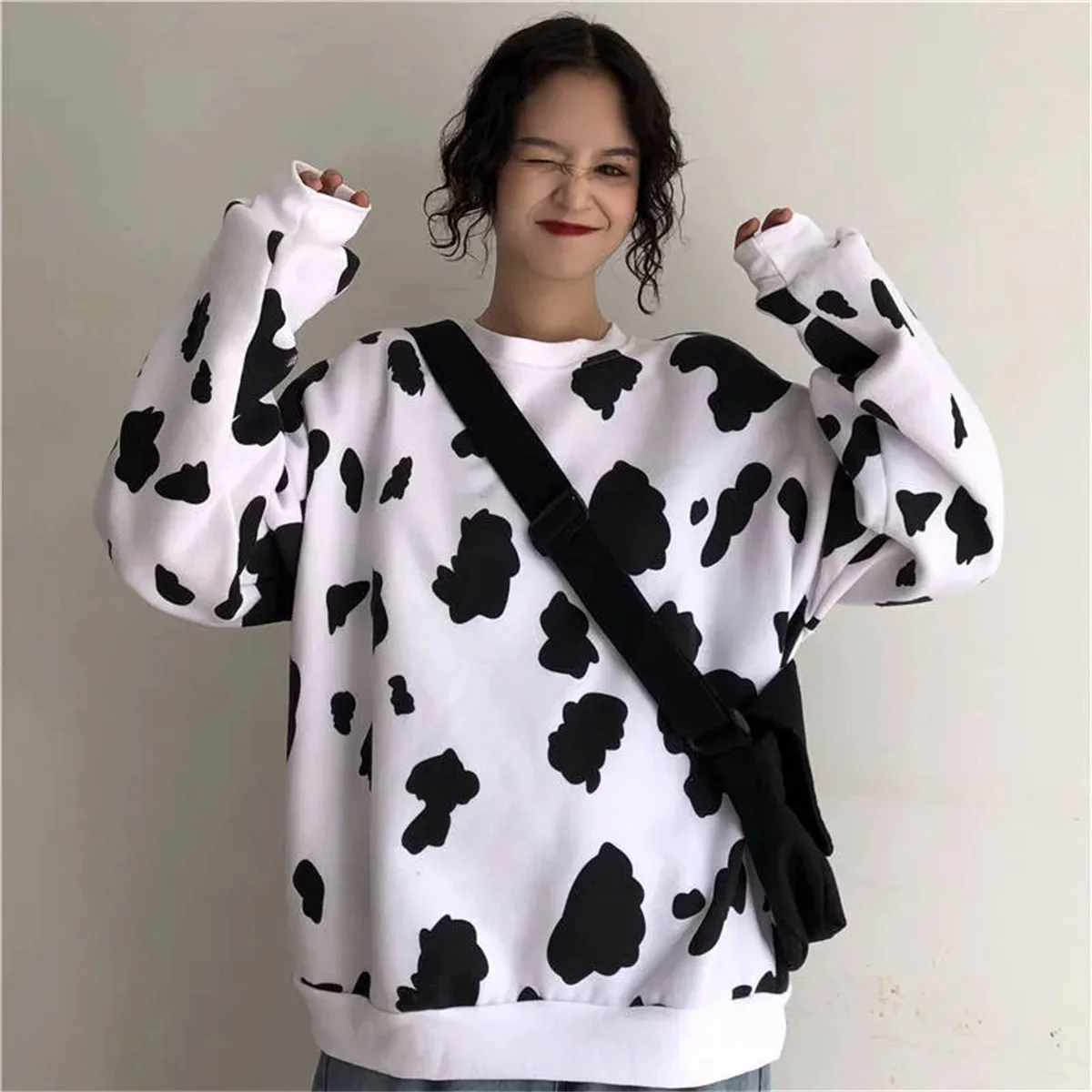 Cute Autumn Cow Milk Printed Girls Pullover Women sweatshirt Female Fashion Loose hoodie sweatshirts O-neck Hoodie Females