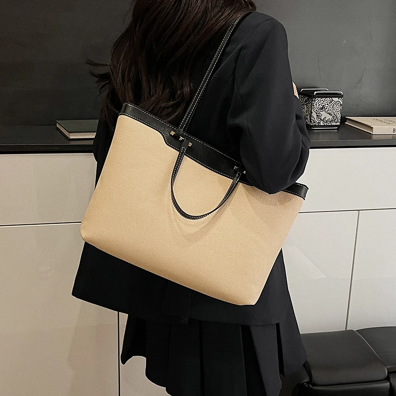 

Elegant Leather Diaper Bag For Women Luxury Crossbody Bag Minimalist Designer Tote Vintage Style Large Capacity Purse
