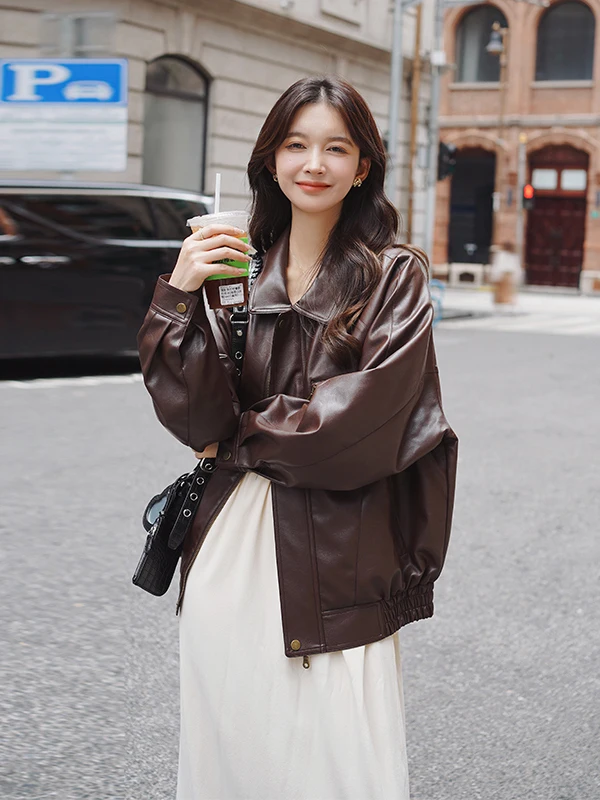 Nouvelle veste cool en similicuir PU pour femme, couleur café, printemps-automne, style tendance, fermeture éclair, coupe ample, manches longues, best-seller