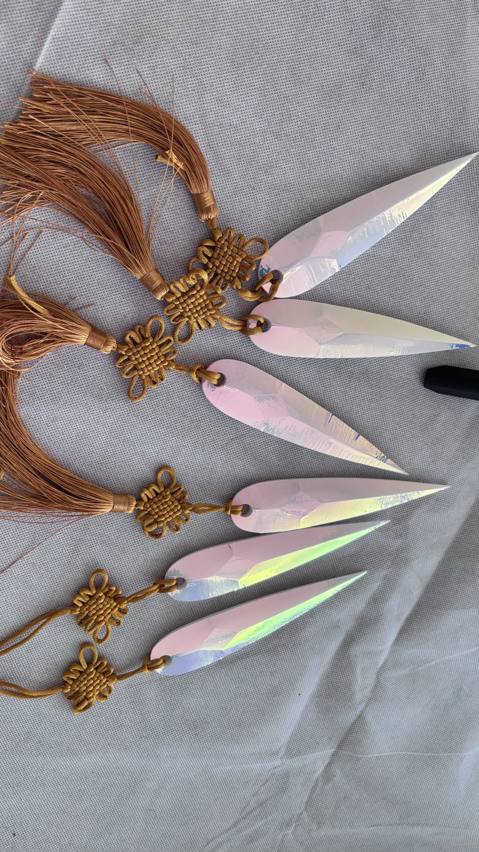 อะนิเมะKPop HUNTR/X Zoeyคอสเพลย์Prop Do Gooder Zoeyเลเซอร์ที่มีสีสันฟิล์มMagicalมีดโยนDemon Hunterสําหรับปาร์ตี้ฮาโลวีน