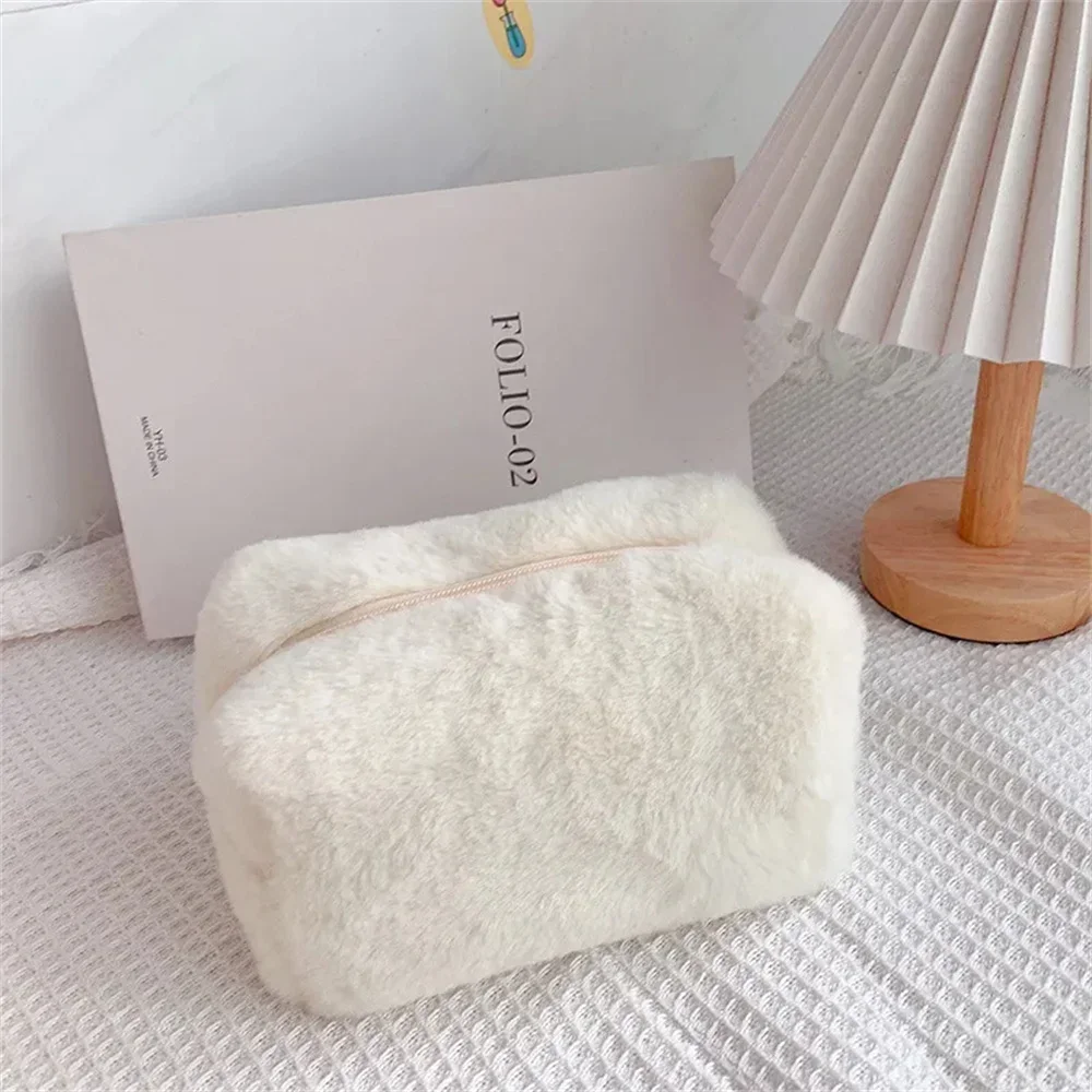 Fur Makeup Bags for Women Soft Travel Cosmetic Bag Organizer Case Young Lady Girls Make Up Case Necessaries 1 Pc Solid Handbags