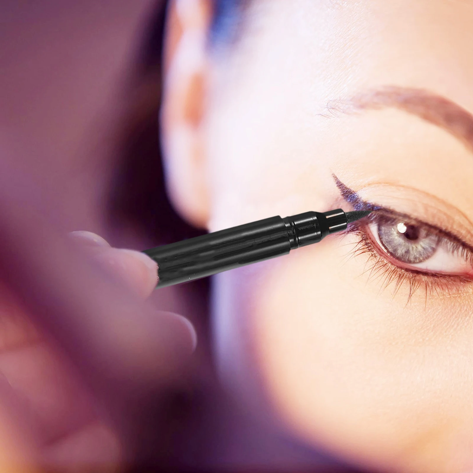 

Red Waterproof Eyeliner Pen Double Ended Liquid Eye Liner Pencil Smudge Proof Long Lasting Makeup Tool Stamp Design Fashion