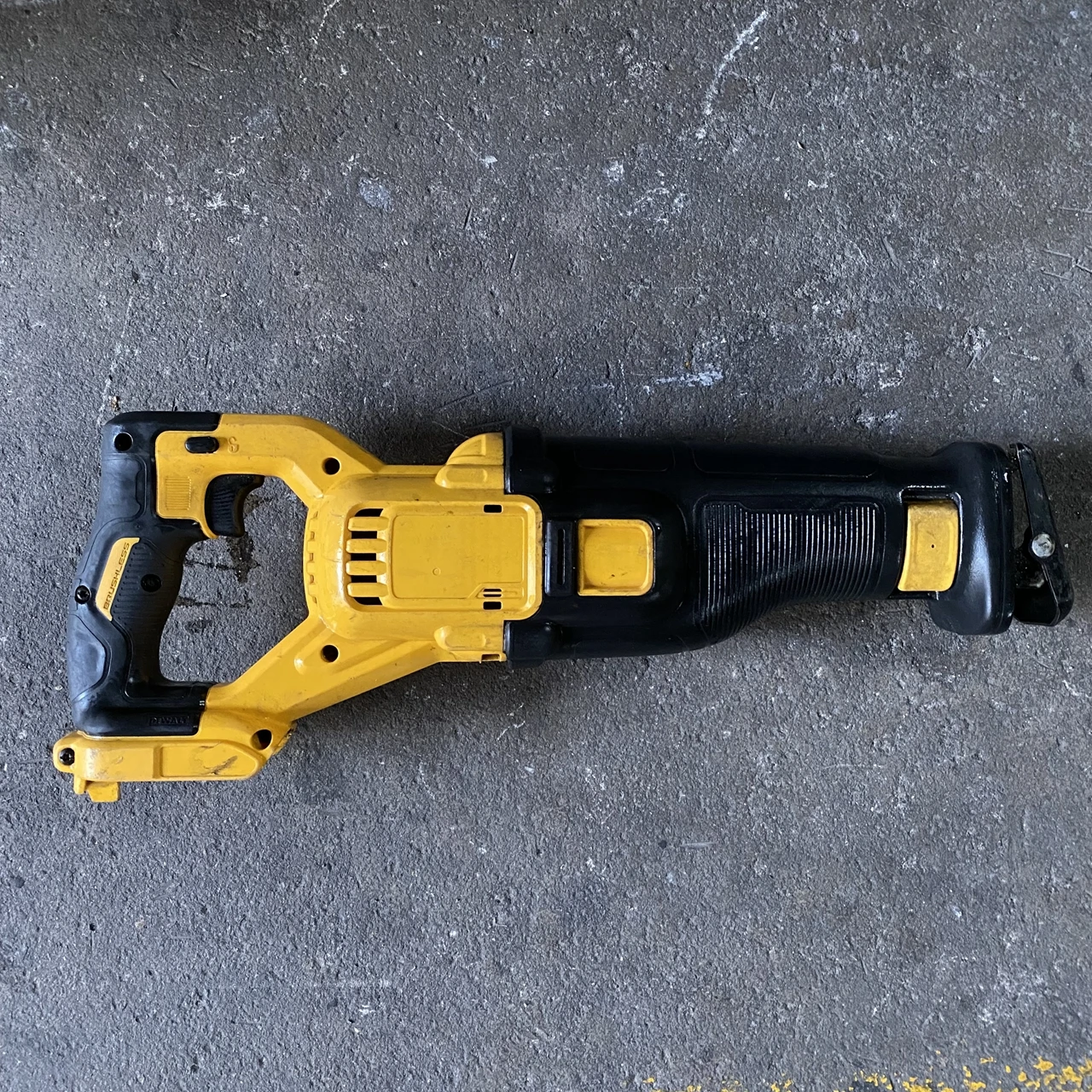 DEWALT 60V brushless lithium reciprocating saw DCS388 metal cutting saber saw, only body, second-hand view 5