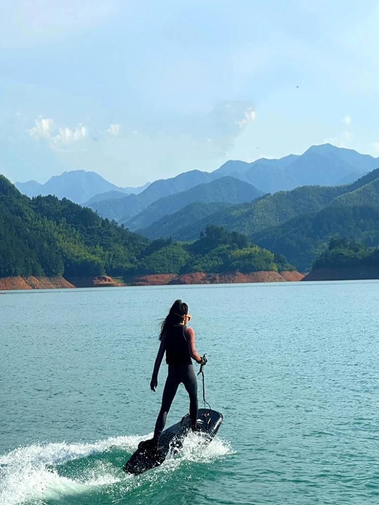 OEM High Quality Customized  Electric Surfboard Jet Surf Board Motorized Fast Water Jet Powered Surfboard