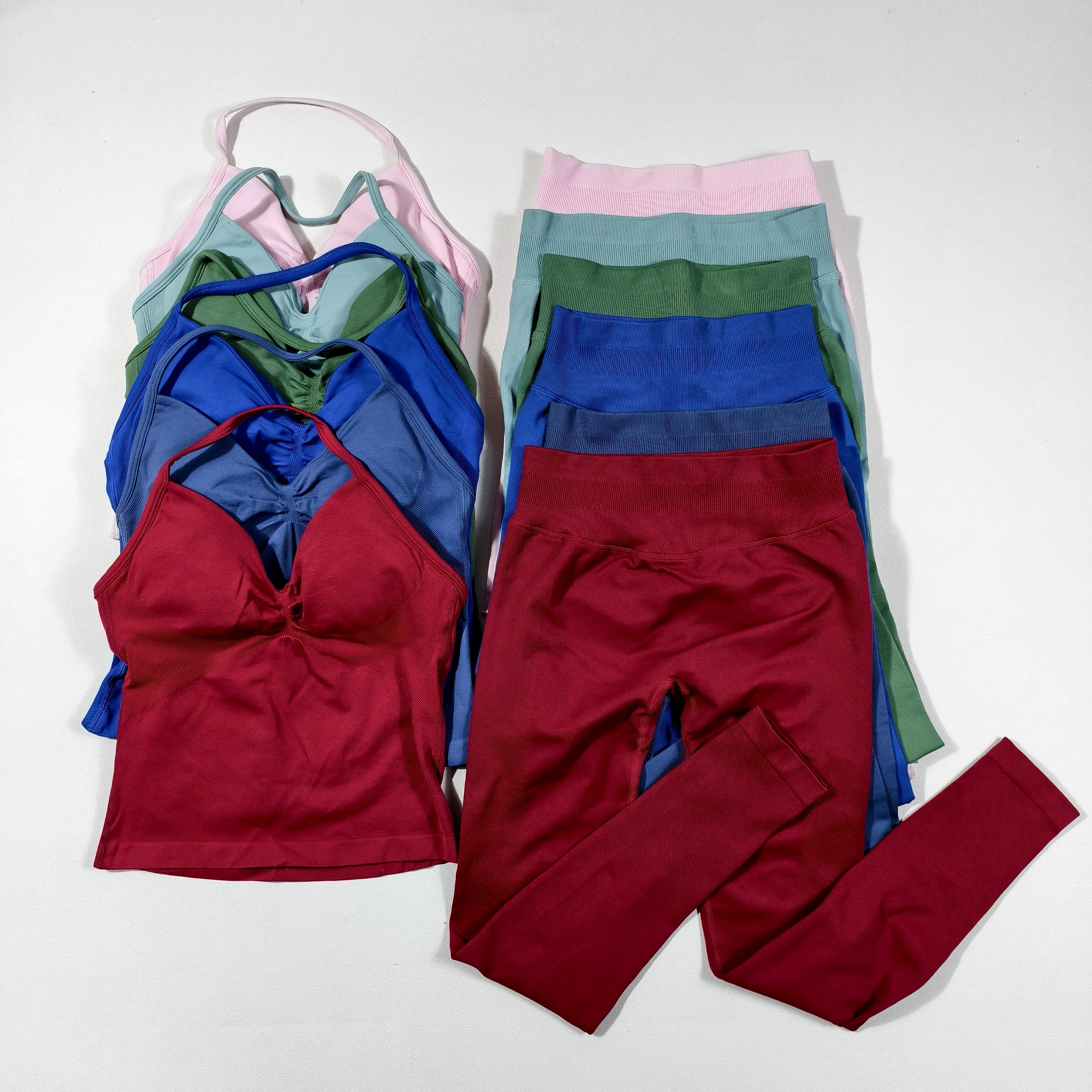 

Комплекты для фитнеса из двух предметов, бесшовные майки с V-образным вырезом, высокоэластичные брюки, женские костюмы для йоги, спортивные костюмы Impact.