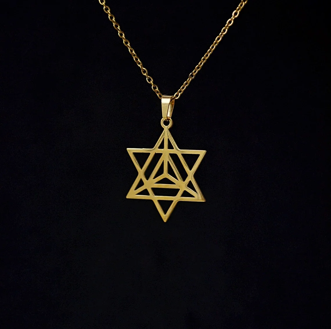 Fashionable and Minimalist David Star Pendant Necklace with Jewish Charm and High-Quality Stainless Steel Casual Accessories