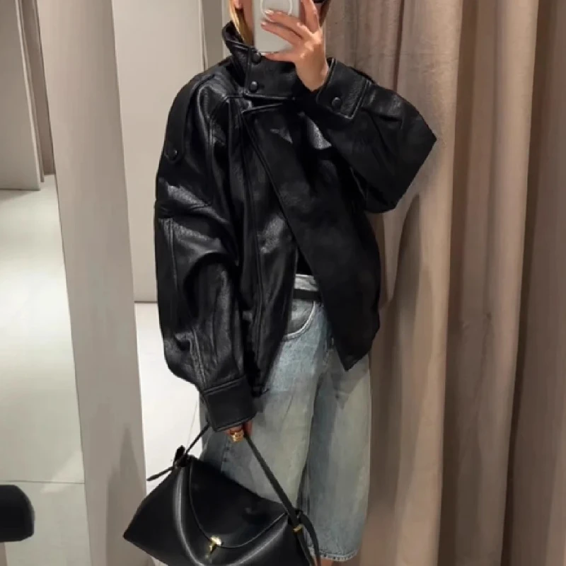 2025 Giacca in pelle con risvolto di nuova moda autunno e inverno per donna Capispalla allentato Top stile motociclista nero