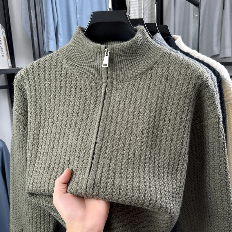 Hochwertiger Herbst-Winter Strick-Cardigan Designer-Neuheit Schlichter Lässiger Herren-Reißverschluss-Pullover mit Stehkragen Klassischer Jacquard Trendiger Sweater-Mantel – Detail 7