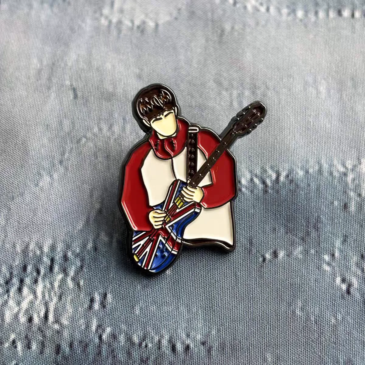 

Oasis Oasis Band Noel Gallagher British Rock Perimeter Badge Brooch