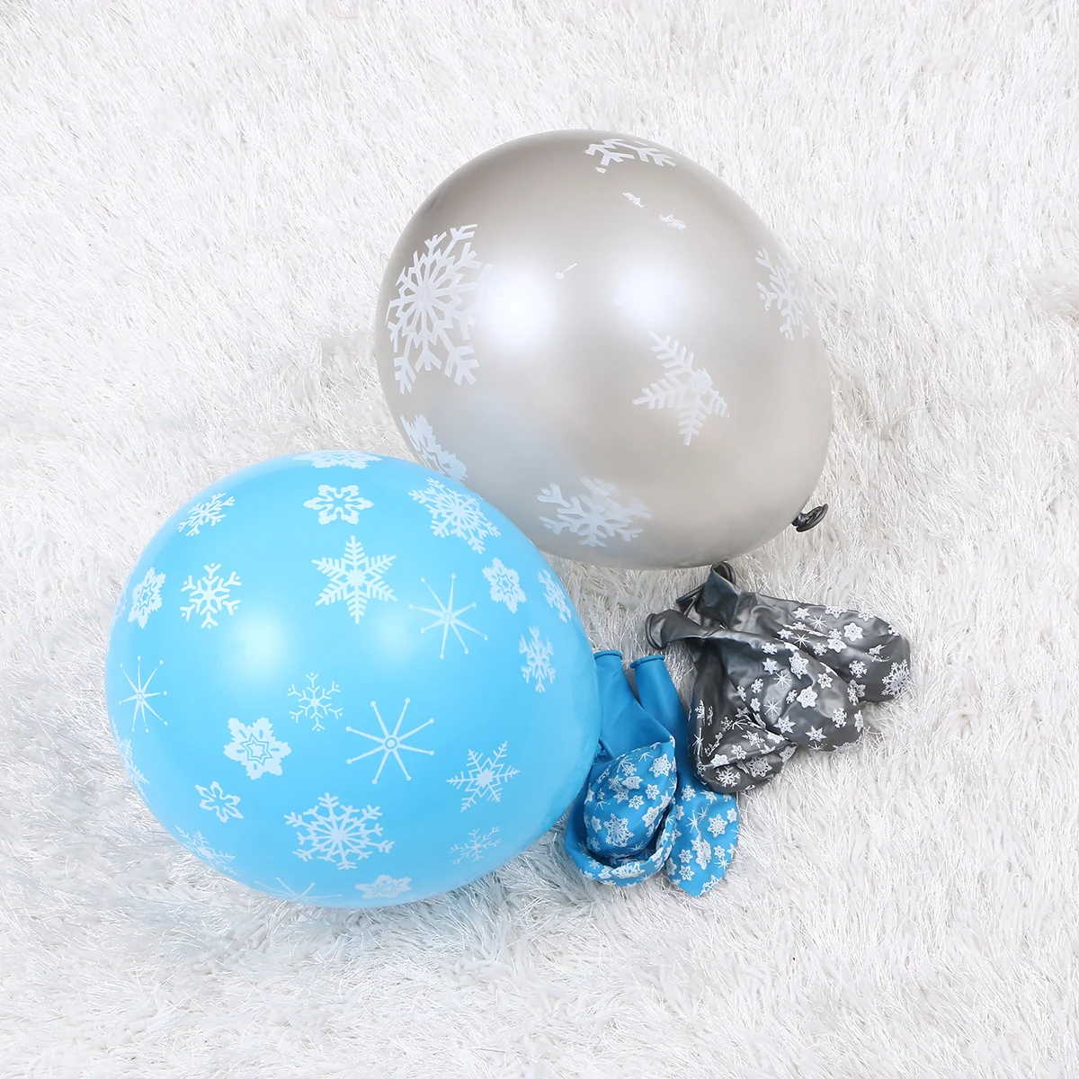 

10 Pcs Snowflake Balloon Latex Balloons for Christmas Blue Decor Party Supplies Punch Hole
