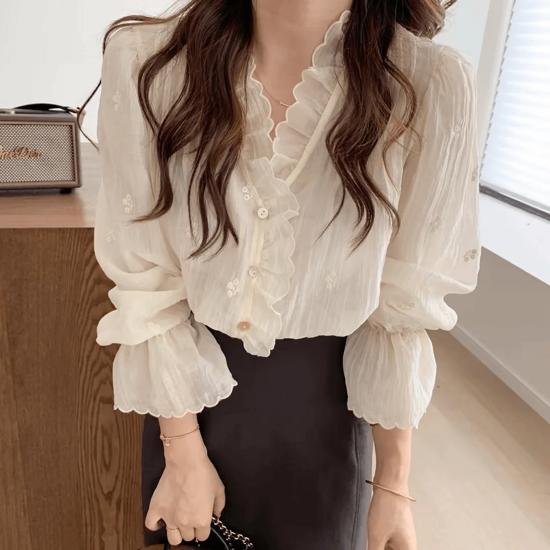 

French Retro Blouses Shirts Gentle Lace Fungus Women Shirt 2025 Early Spring New Sweet Temperament Top Blusas Mujer
