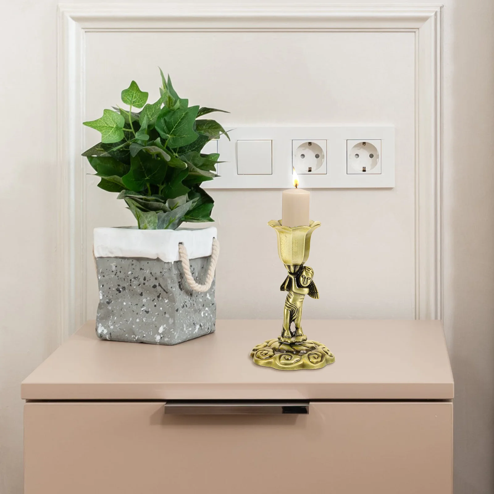 

2Pcs Vintage Bronze Candlestick European Style Metal Holder Elegant Tabletop Adornment for Home Party Decor