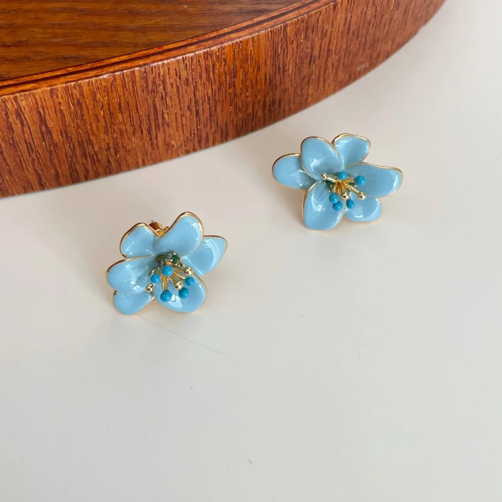 New Year French Retro Hong Kong Style Elegant Blue Flower Enamel Glaze Stud Earrings 3D High-end Niche Little Earrings for Women